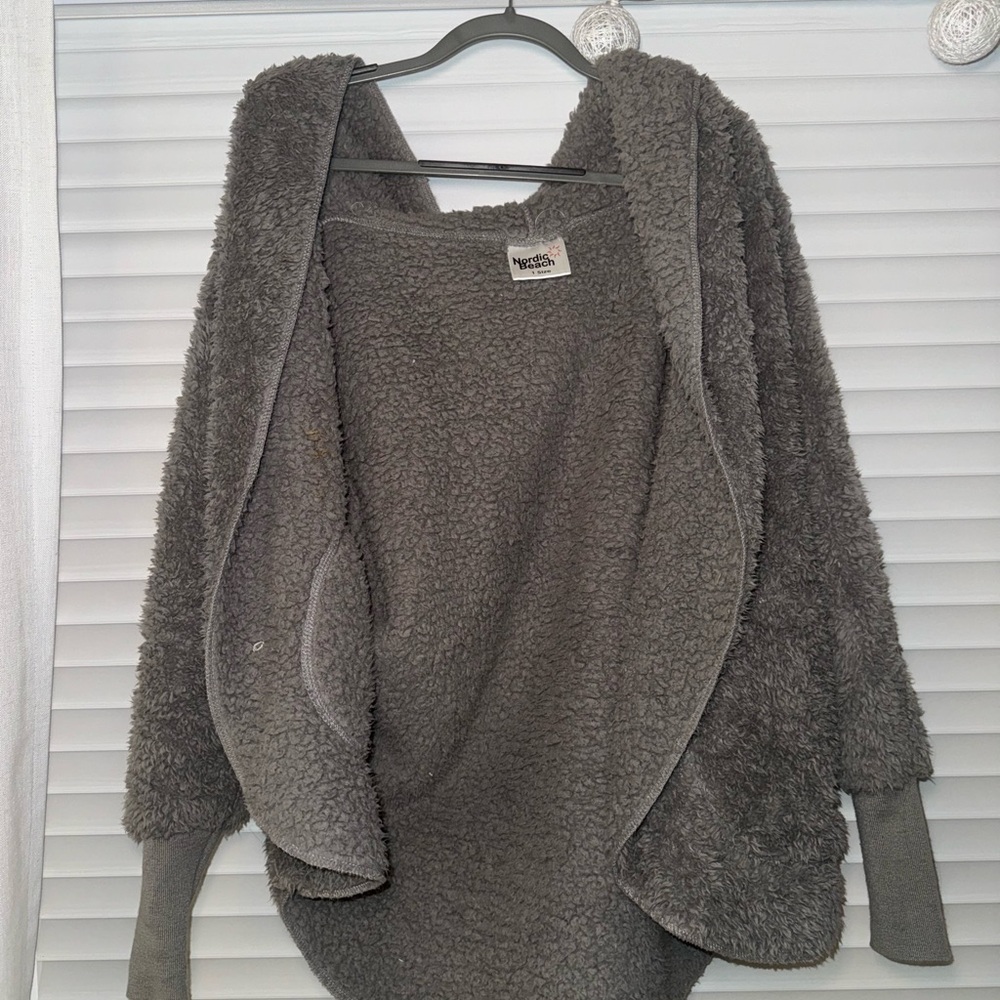 Nordic Beach Grey Body Wrap Jacket